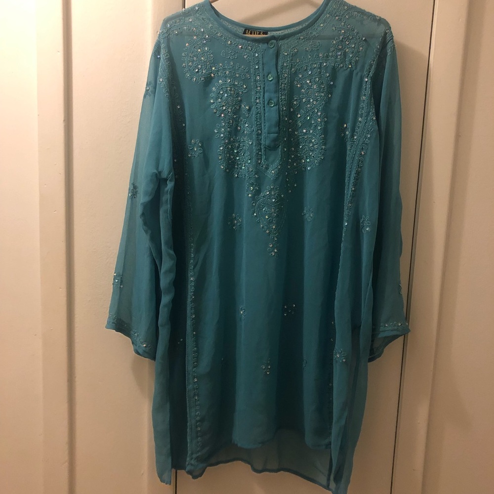 Woman’s Betty B. Top size one size fits all